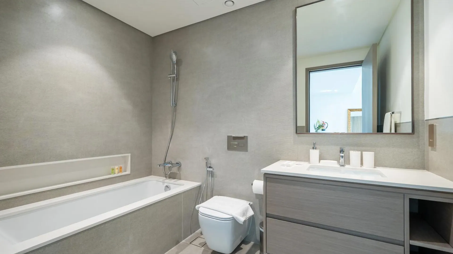 Luxurious 1-Bedroom Residence In Grande, Downtown Dubai